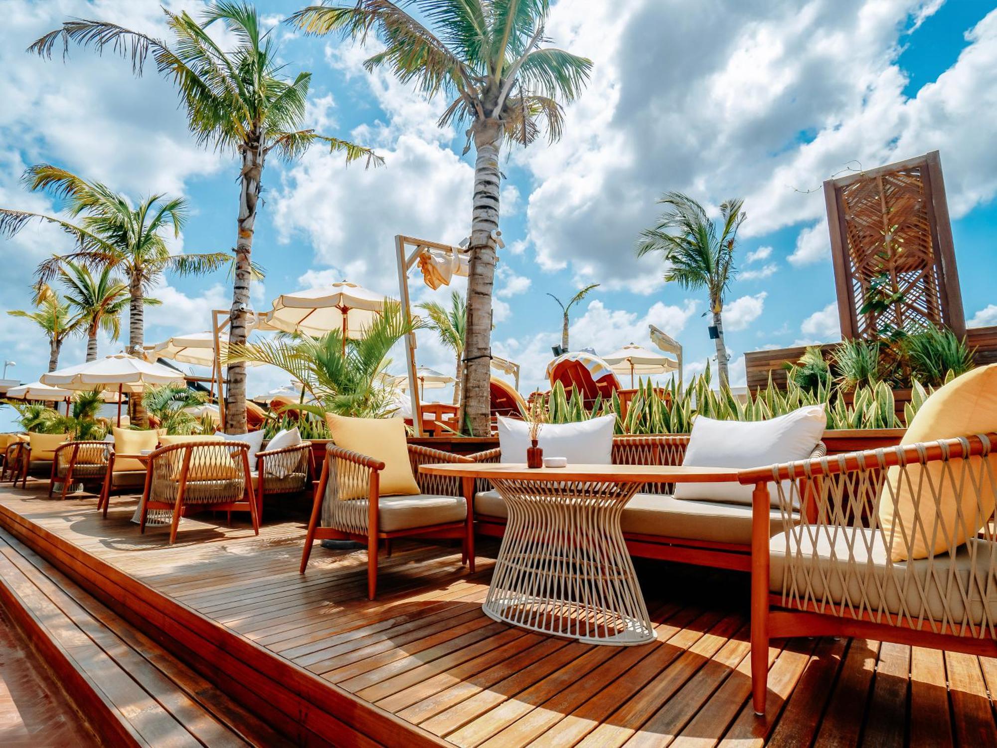 Secana Beachtown Resort & Residences Canggu Екстериор снимка