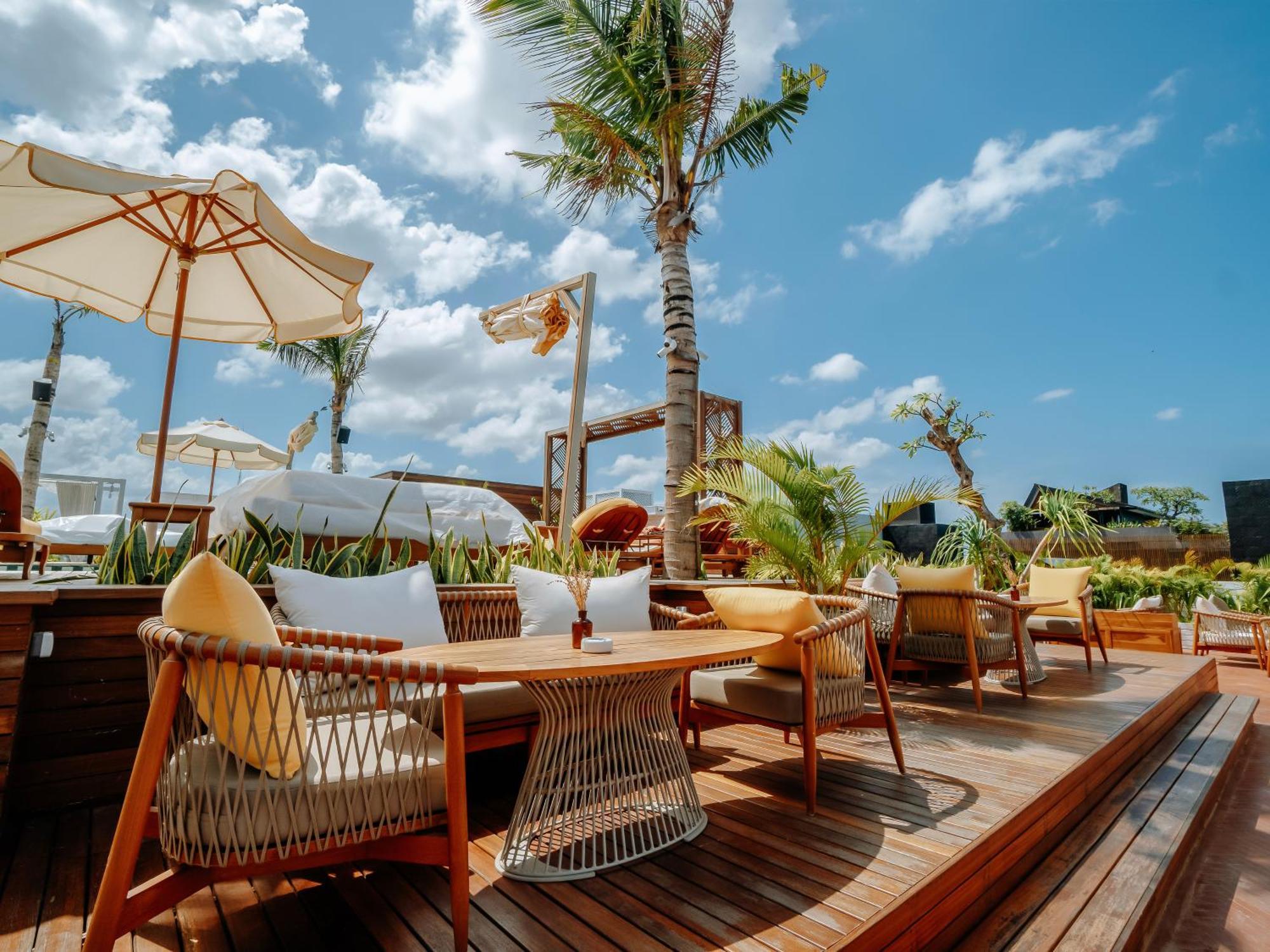 Secana Beachtown Resort & Residences Canggu Екстериор снимка